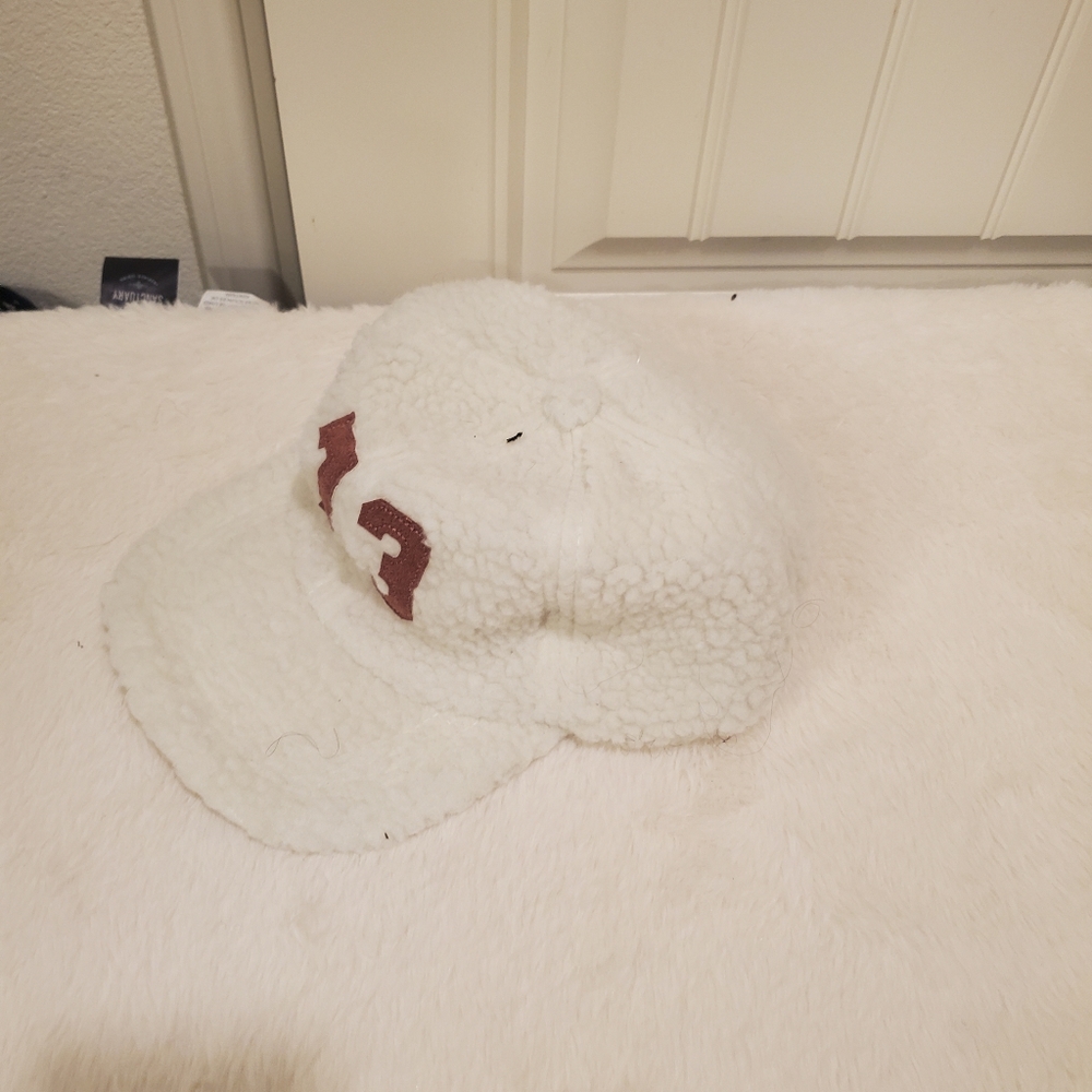 Hat - Picture 2 of 3